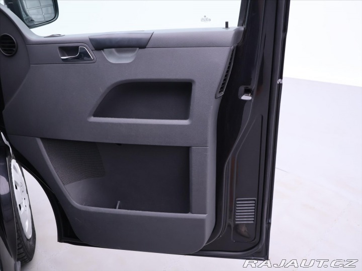 Volkswagen Caravelle 1,9 75kW CD 8.míst 2007