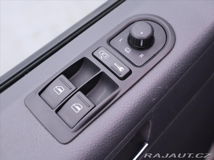 Volkswagen Caravelle 1,9 75kW CD 8.míst 2007