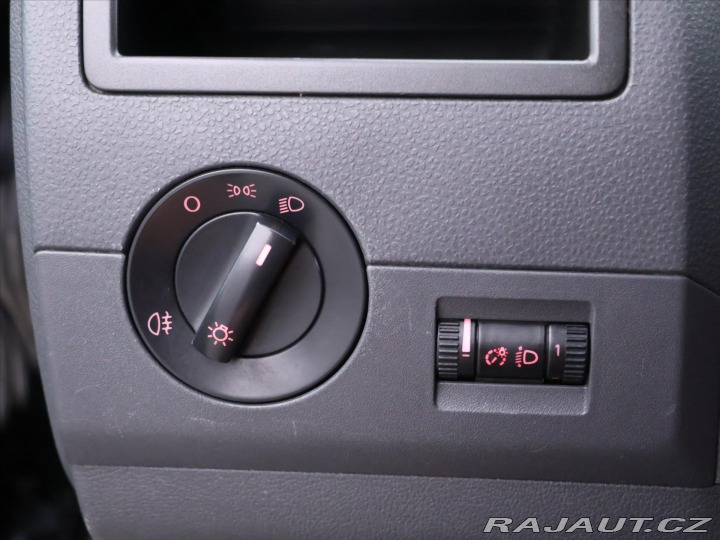 Volkswagen Caravelle 1,9 75kW CD 8.míst 2007