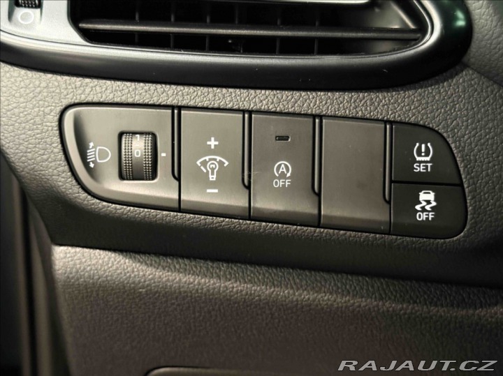 Hyundai i30 1,0 T-GDI NLINE SAFETY AT 2025