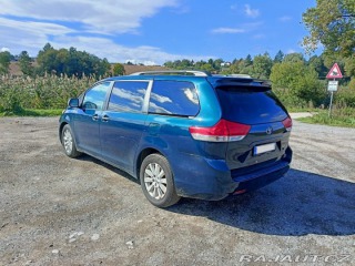 Toyota Ostatní modely Sienna 3,5   v6.4×4 2011