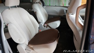 Toyota Ostatní modely Sienna 3,5   v6.4×4 2011