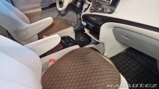 Toyota Ostatní modely Sienna 3,5   v6.4×4 2011