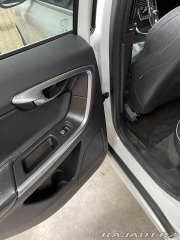 Volvo XC60 2,4   D5 R-DESING 158kW 1 2013