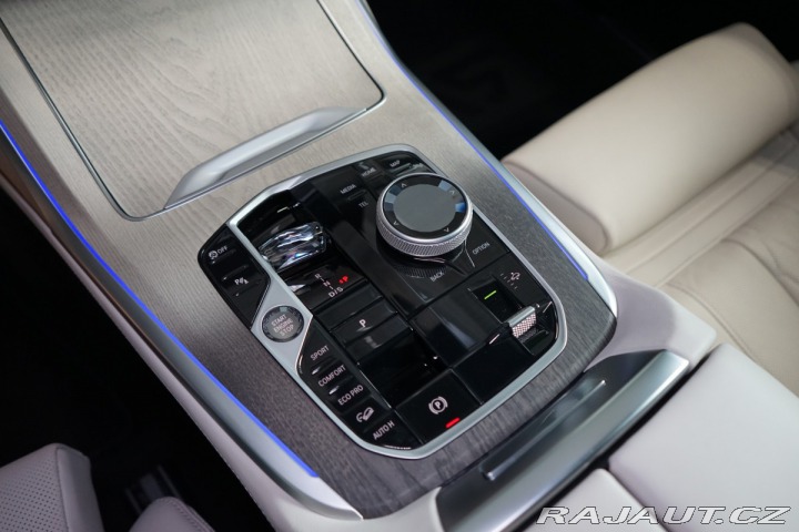 BMW X7 40d*xDRIVE*PANO*TAŽ*SERVI 2025