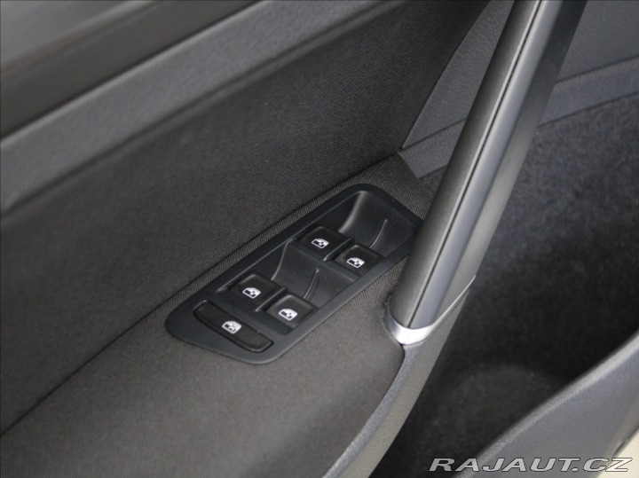 Volkswagen e-Golf 0,1 35,8kWh Comfort 33 35 2021