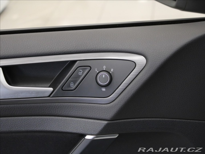 Volkswagen e-Golf 0,1 35,8kWh Comfort 33 35 2021