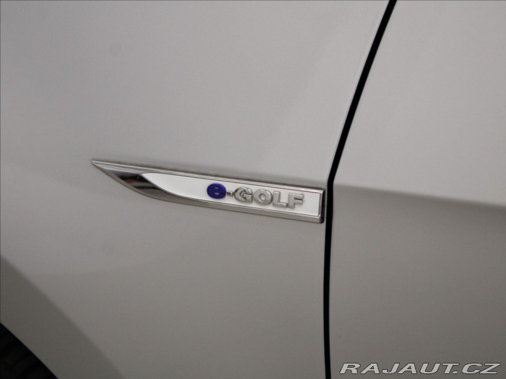 Volkswagen e-Golf 0,1 35,8kWh Comfort 33 35 2021
