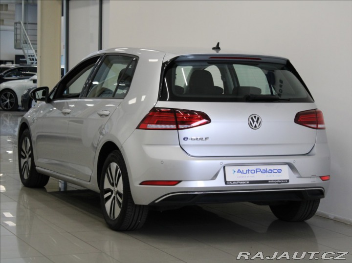 Volkswagen e-Golf 0,1 35,8kWh Comfort 33 35 2021