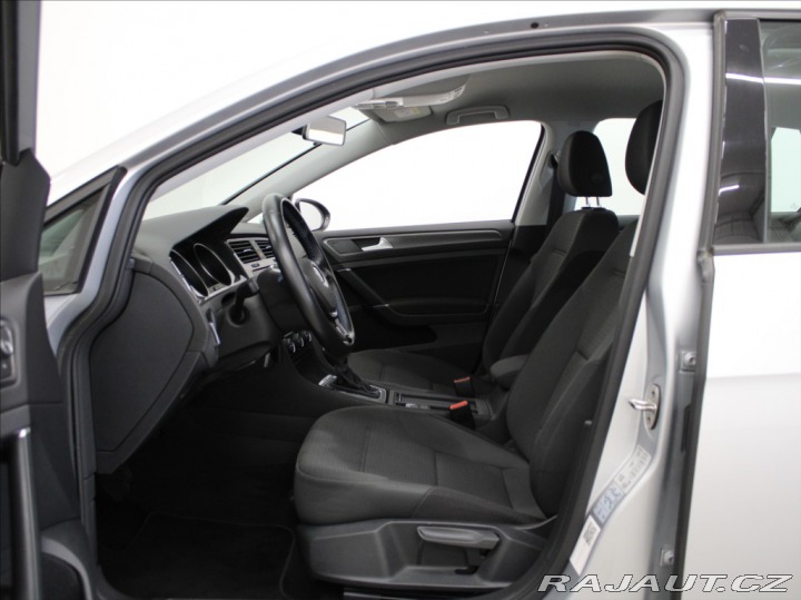 Volkswagen e-Golf 0,1 35,8kWh Comfort 33 35 2021