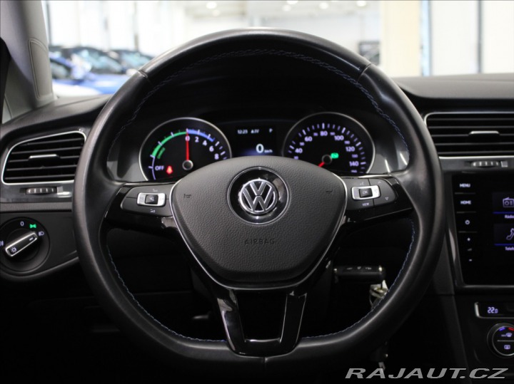 Volkswagen e-Golf 0,1 35,8kWh Comfort 33 35 2021