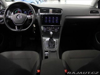 Volkswagen e-Golf 0,1 35,8kWh Comfort 33 35 2021