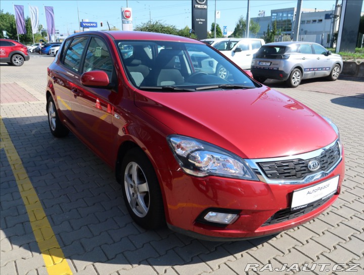 Kia Ceed 1,4 i KLIMA 2011