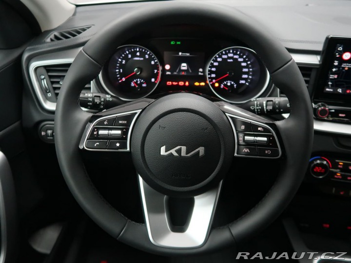Kia Ceed SW TOP - K odběru IHNED 2025