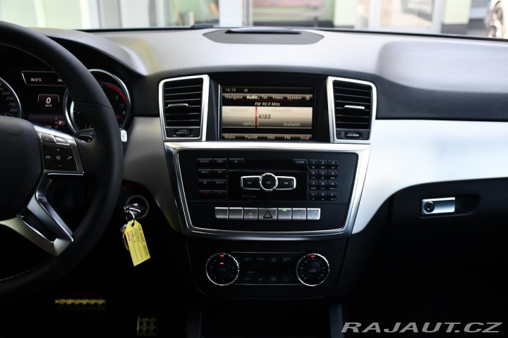 Mercedes-Benz M ML 350 V6 BLUTEC 4MATIC Č 2013