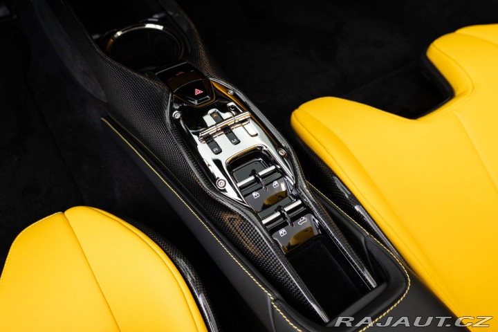 Ferrari SF90 Spider Tailor Made 1800