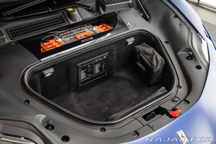 Ferrari SF90 Spider Tailor Made 1800