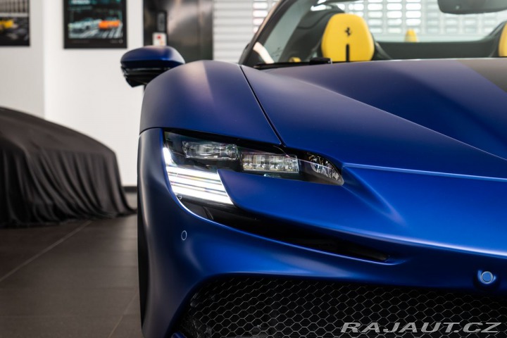 Ferrari SF90 Spider Tailor Made 1800