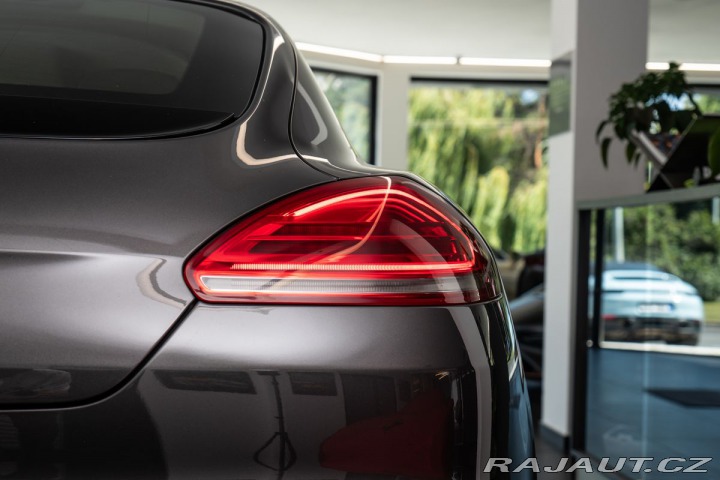 Porsche Panamera Turbo 2016