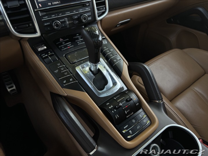 Porsche Cayenne 4.8 Turbo Sport chrono 2011