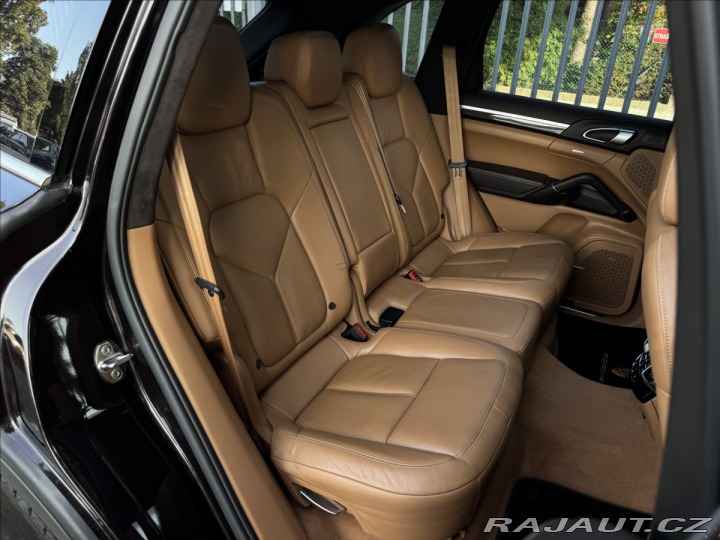 Porsche Cayenne 4.8 Turbo Sport chrono 2011