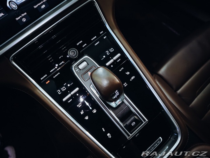 Porsche Panamera GTS Sport Turismo 338 kW 2019