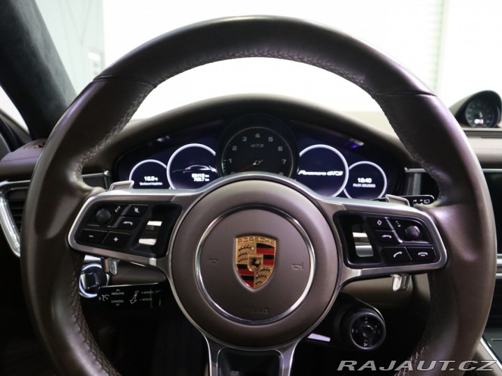 Porsche Panamera GTS Sport Turismo 338 kW 2019