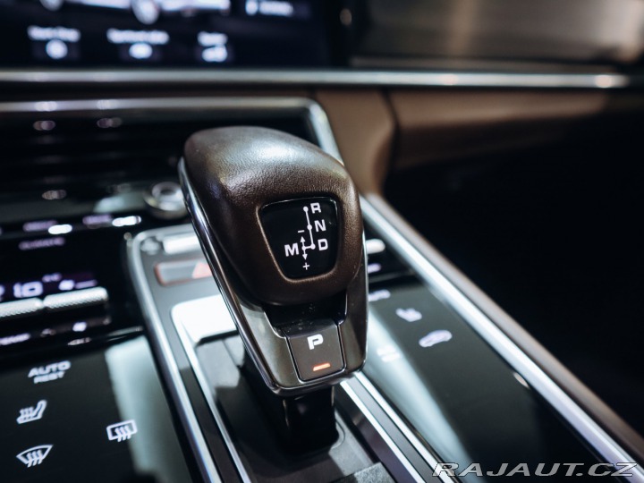 Porsche Panamera GTS Sport Turismo 338 kW 2019