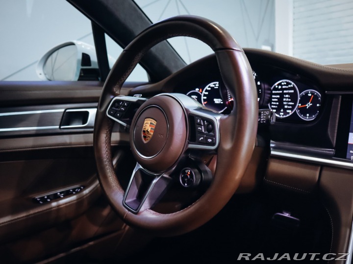 Porsche Panamera GTS Sport Turismo 338 kW 2019