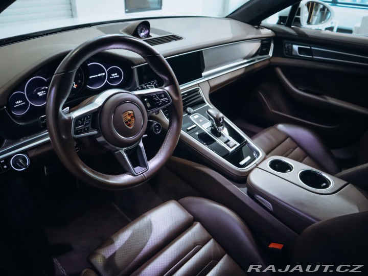Porsche Panamera GTS Sport Turismo 338 kW 2019