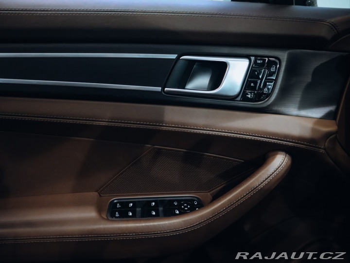 Porsche Panamera GTS Sport Turismo 338 kW 2019