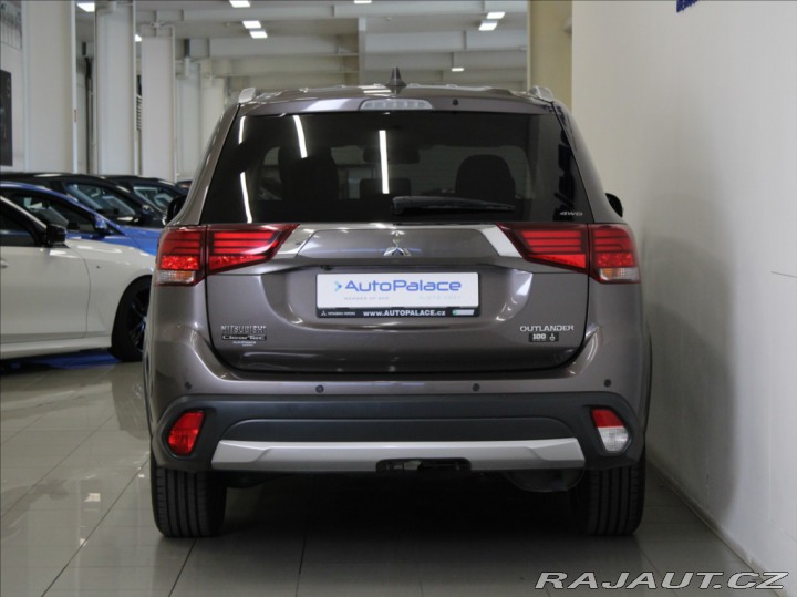 Mitsubishi Outlander 2,0 MIVEC AT 4x4 Intense 2017