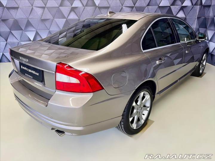 Volvo S80 4,4 V8 232 KW AWD SUMMUM, 2007