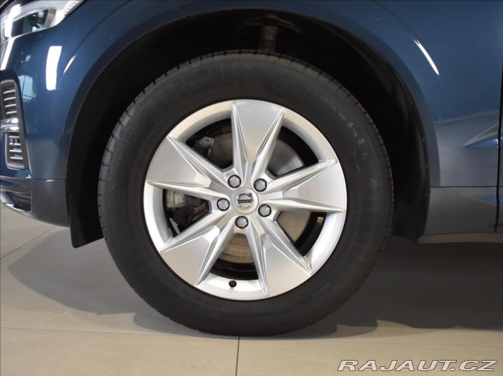 Volvo XC60 2,0 B4 AWD Core ,bezklíč 2023
