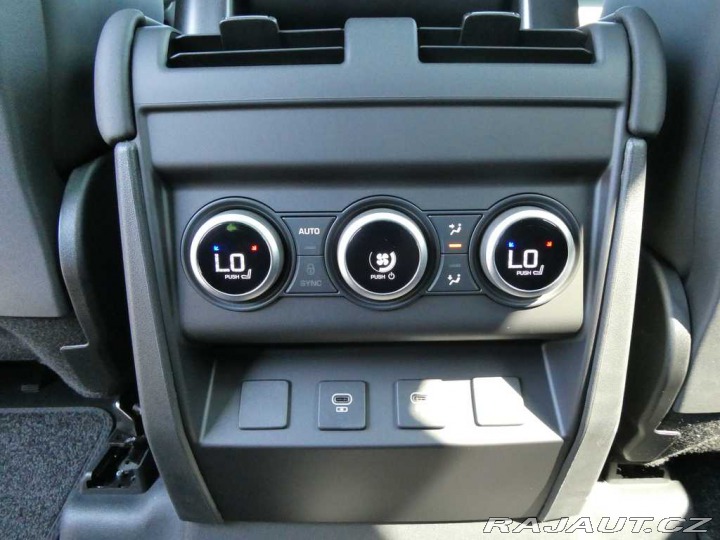 Land Rover Defender 130 3,0 X-Dynamic SE D300 2025