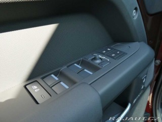 Land Rover Defender 130 3,0 X-Dynamic SE D300 2025
