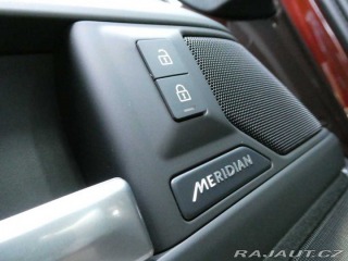 Land Rover Defender 130 3,0 X-Dynamic SE D300 2025
