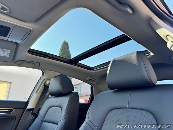 Honda Civic 2.0e:HEV Advance Black SK 2025