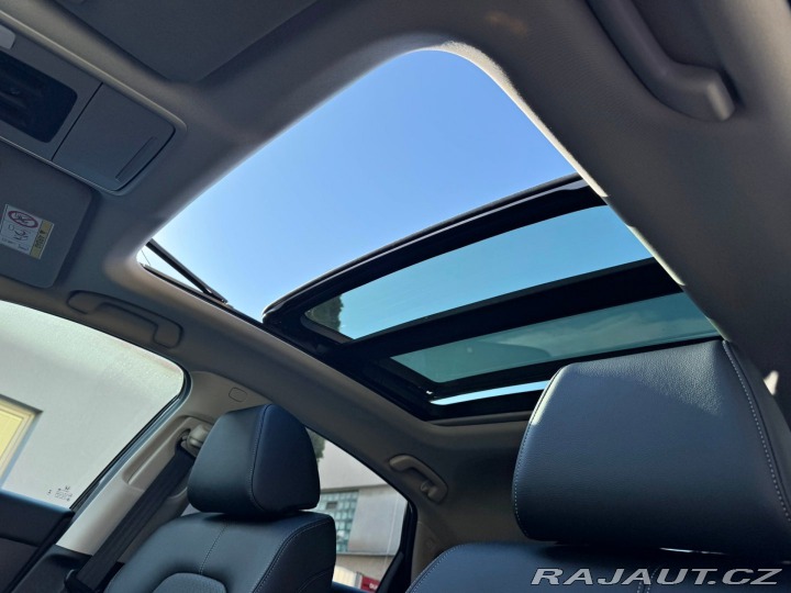 Honda Civic 2.0e:HEV Advance Black SK 2025