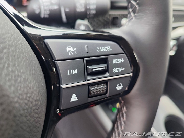 Honda Civic 2.0e:HEV Advance Black SK 2025