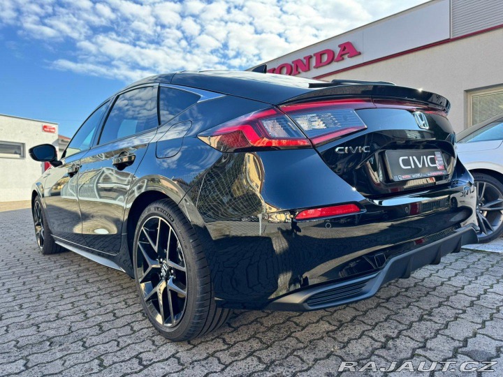 Honda Civic 2.0e:HEV Advance Black SK 2025
