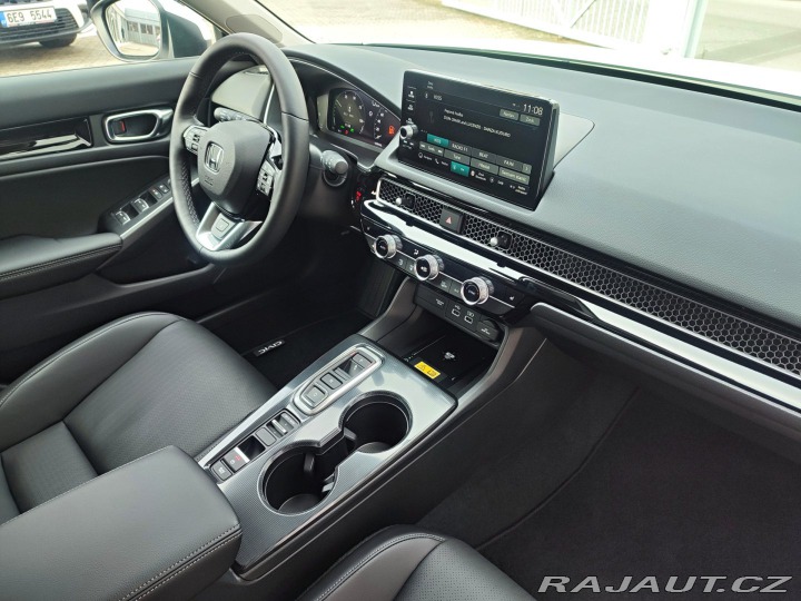 Honda Civic 2.0e:HEV Advance Black SK 2025