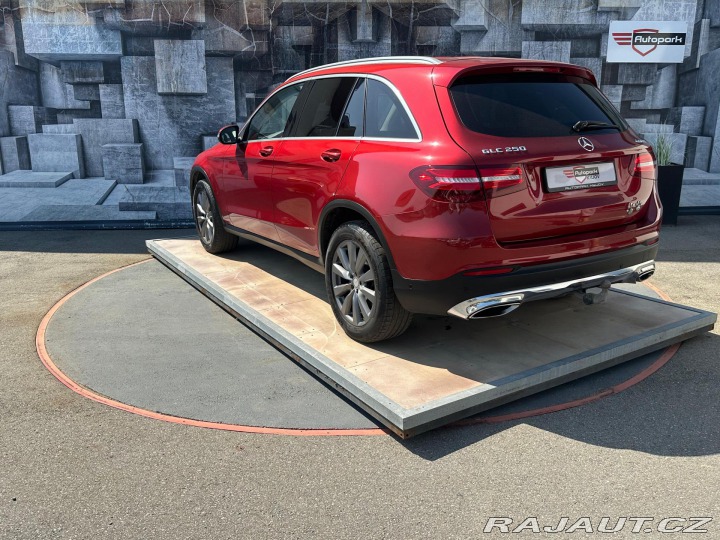 Mercedes-Benz GLC 250, DPH, 155KW,4X4,360°K 2016