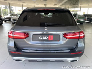 Mercedes-Benz E  1800