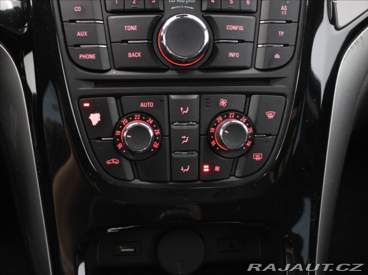 Opel Astra 1,4 T 103kW Cosmo TAŽNÉ Č 2015