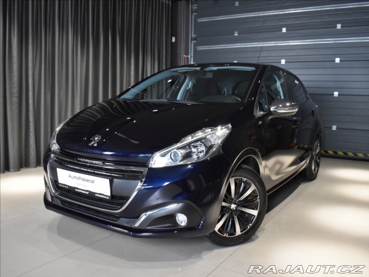 Peugeot 208 1,2 Style Parkovací senzo 2016