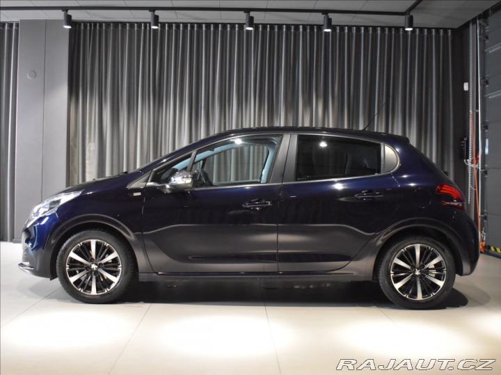 Peugeot 208 1,2 Style Parkovací senzo 2016