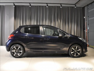 Peugeot 208 1,2 Style Parkovací senzo 2016
