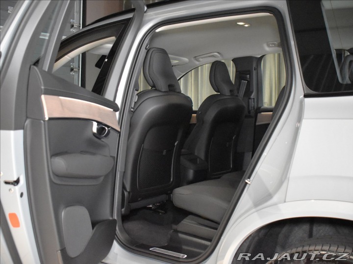 Volvo XC90 2,0 B5  Plus Dark 2025