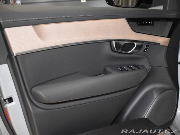Volvo XC90 2,0 B5  Plus Dark 2025